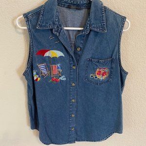 DENIM sleeveless SHIRT * EMBROIDERED Beach CHAIRS Umbrella SUNGLASSES  * EUC * M